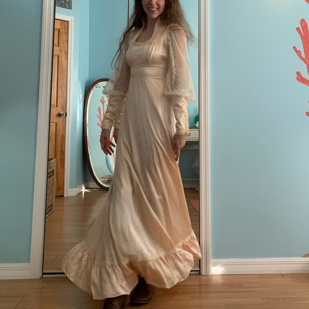 SOLD Size 9 -Satin Pink Peach Lace Gunne Sax Dress* - Picture 9 of 11